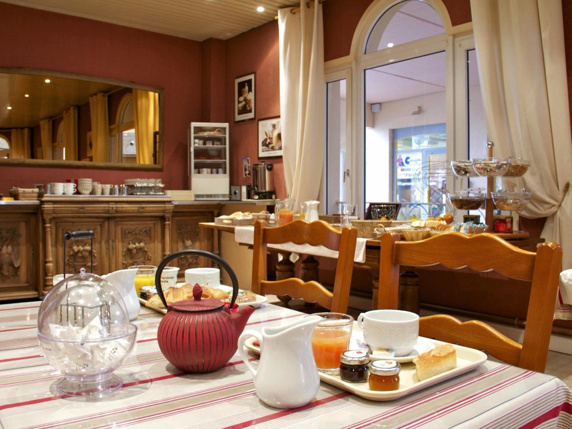 Hotel Sully Nogent-le-Rotrou Exterior photo