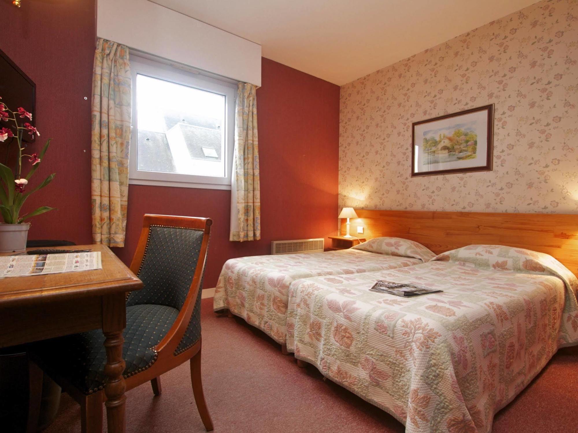Hotel Sully Nogent-le-Rotrou Exterior photo